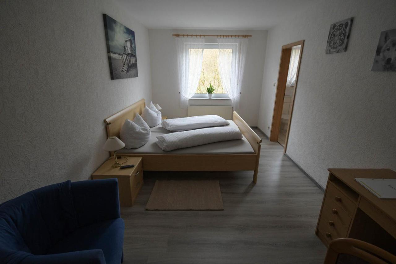 Zimmer Ohne Fruehstueck In Der Forellenzucht Burgen  Εξωτερικό φωτογραφία