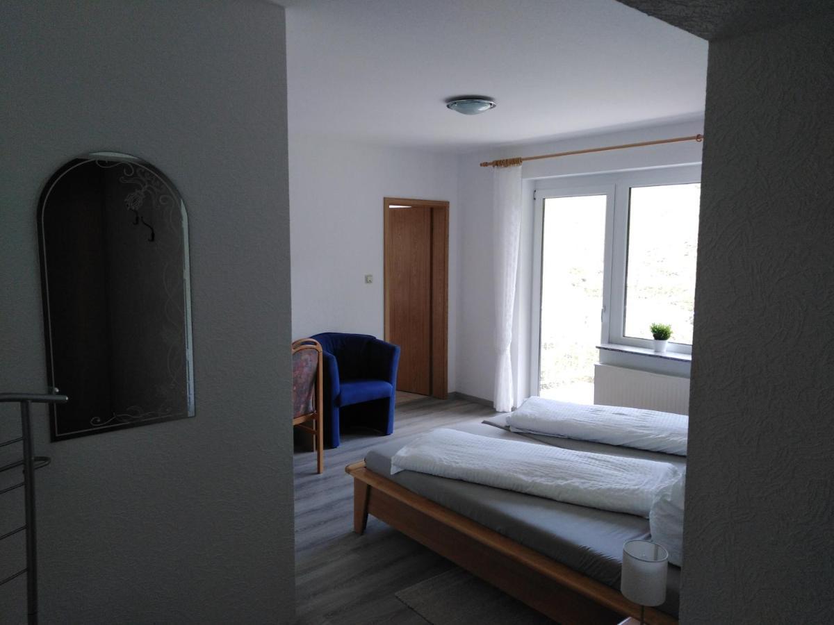 Zimmer Ohne Fruehstueck In Der Forellenzucht Burgen  Εξωτερικό φωτογραφία