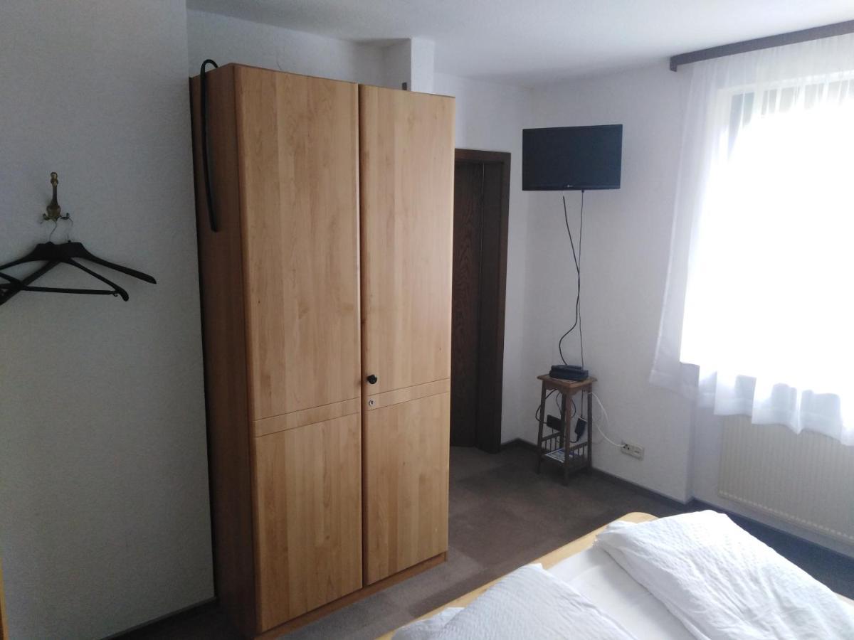 Zimmer Ohne Fruehstueck In Der Forellenzucht Burgen  Εξωτερικό φωτογραφία