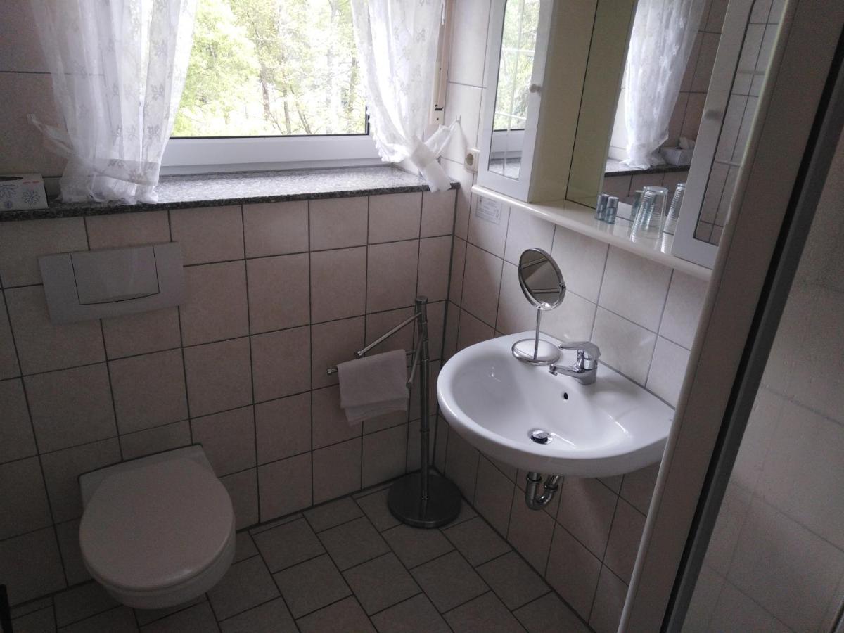 Zimmer Ohne Fruehstueck In Der Forellenzucht Burgen  Εξωτερικό φωτογραφία