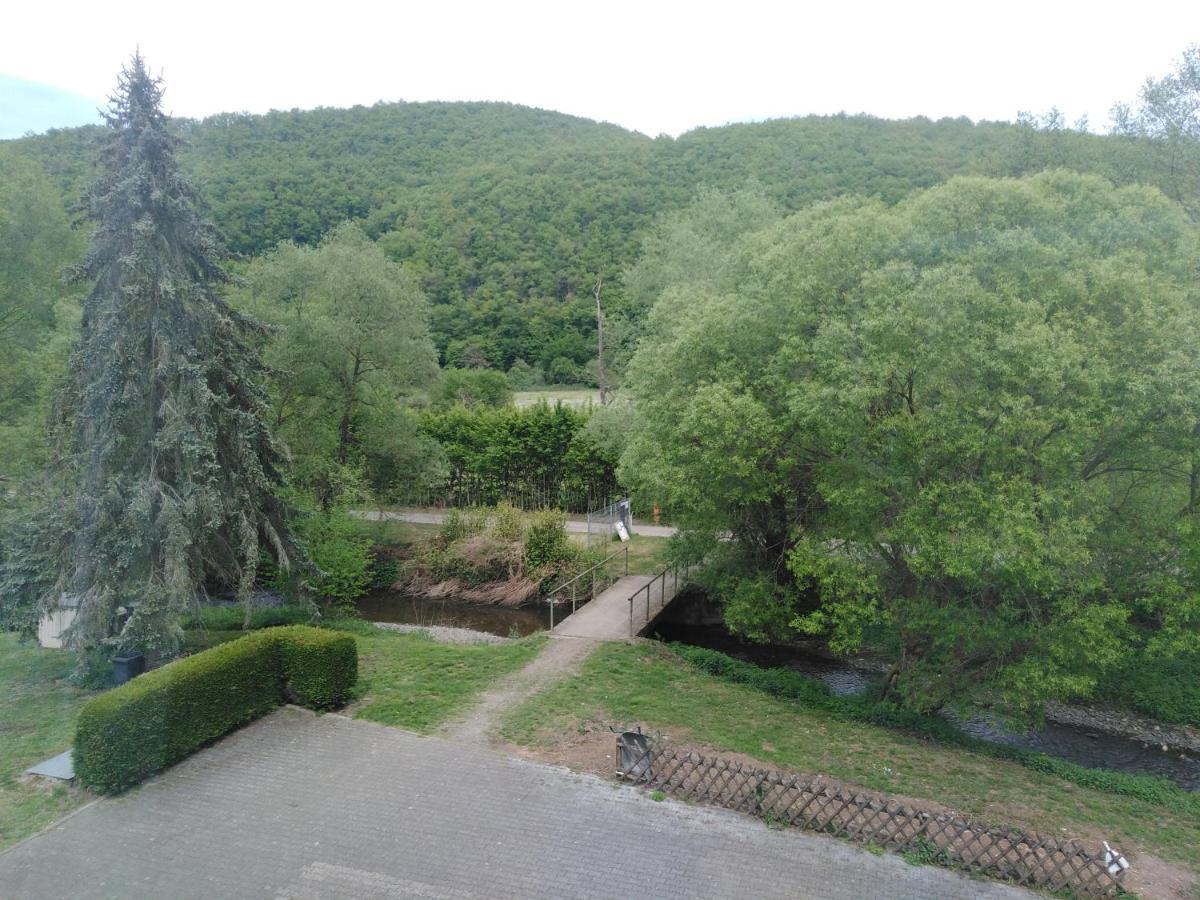 Zimmer Ohne Fruehstueck In Der Forellenzucht Burgen  Εξωτερικό φωτογραφία